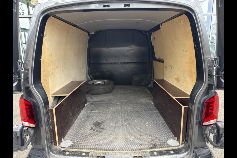 Volkswagen Transporter 2.0 TDI L1H1 28 | Led | Trekhaak | Navi | Carplay | Camera