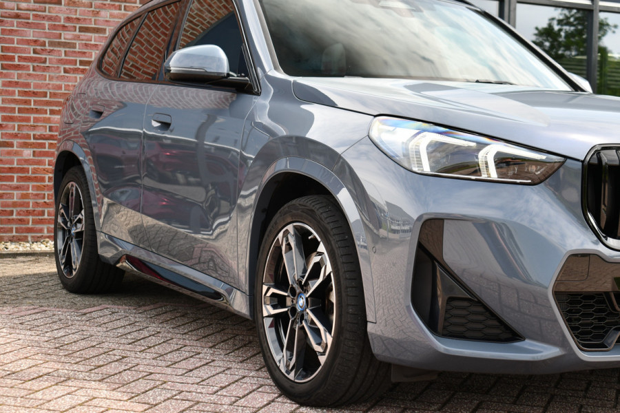 BMW X1 xDrive30e M-Sport Plus Stormbay Pano ACC HUD 360-cam 19inch