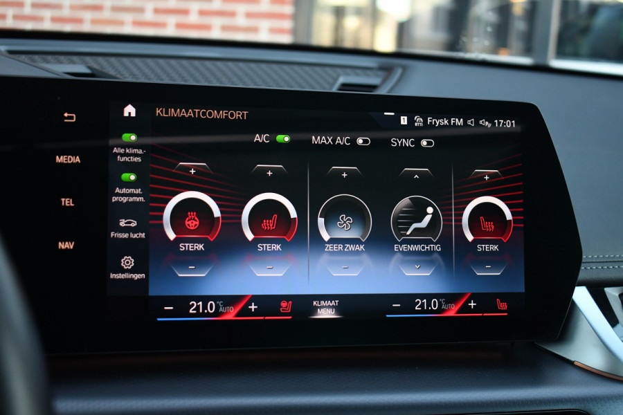 BMW X1 xDrive30e M-Sport Plus Stormbay Pano ACC HUD 360-cam 19inch