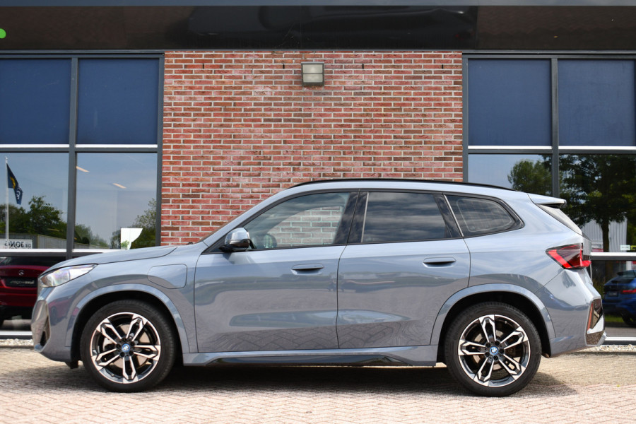 BMW X1 xDrive30e M-Sport Plus Stormbay Pano ACC HUD 360-cam 19inch