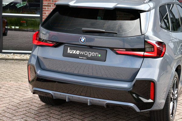 BMW X1 xDrive30e M-Sport Plus Stormbay Pano ACC HUD 360-cam 19inch