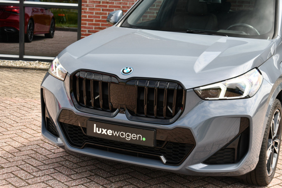 BMW X1 xDrive30e M-Sport Plus Stormbay Pano ACC HUD 360-cam 19inch