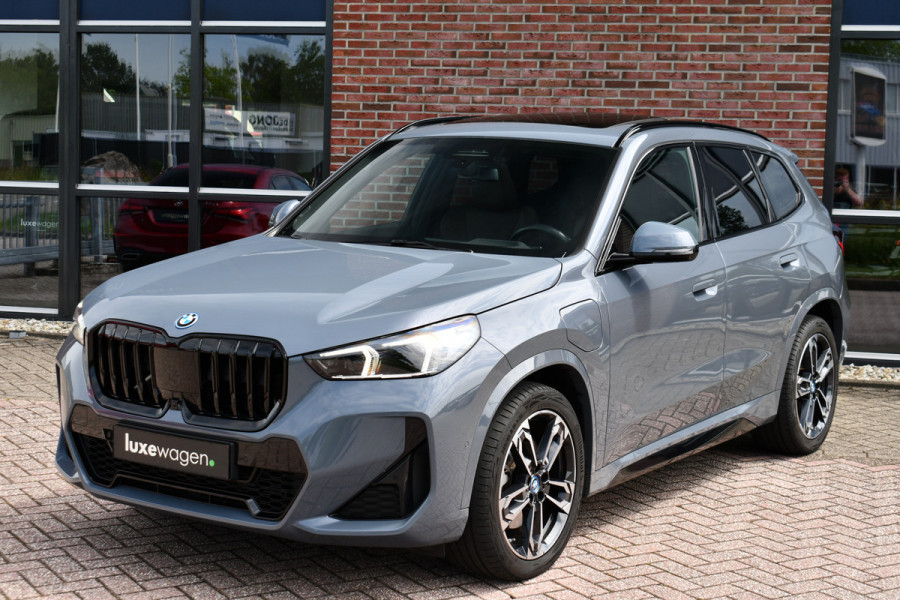 BMW X1 xDrive30e M-Sport Plus Stormbay Pano ACC HUD 360-cam 19inch