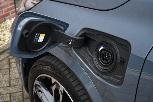 BMW X1 xDrive30e M-Sport Plus Stormbay Pano ACC HUD 360-cam 19inch