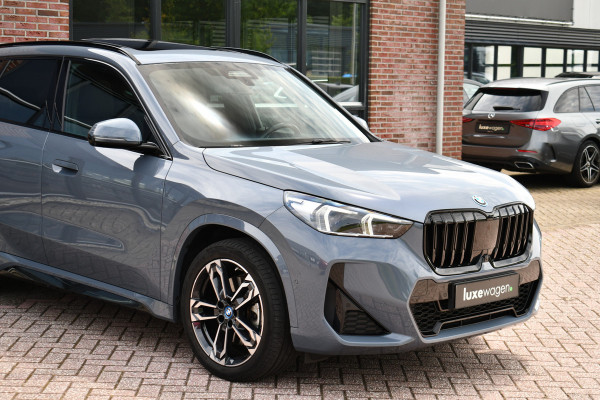 BMW X1 xDrive30e M-Sport Plus Stormbay Pano ACC HUD 360-cam 19inch