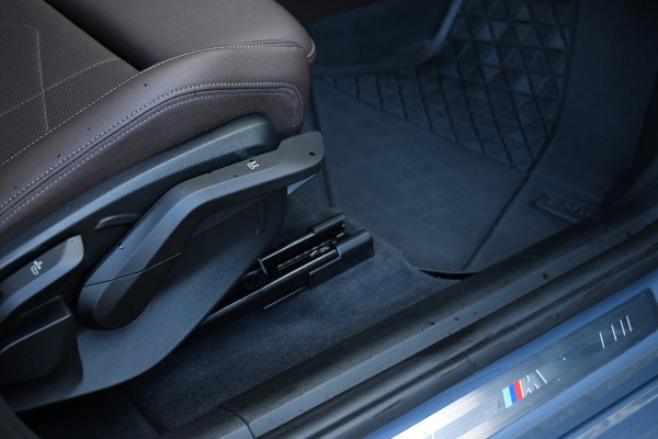 BMW X1 xDrive30e M-Sport Plus Stormbay Pano ACC HUD 360-cam 19inch