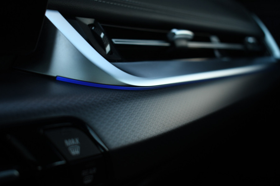 BMW X1 xDrive30e M-Sport Plus Stormbay Pano ACC HUD 360-cam 19inch