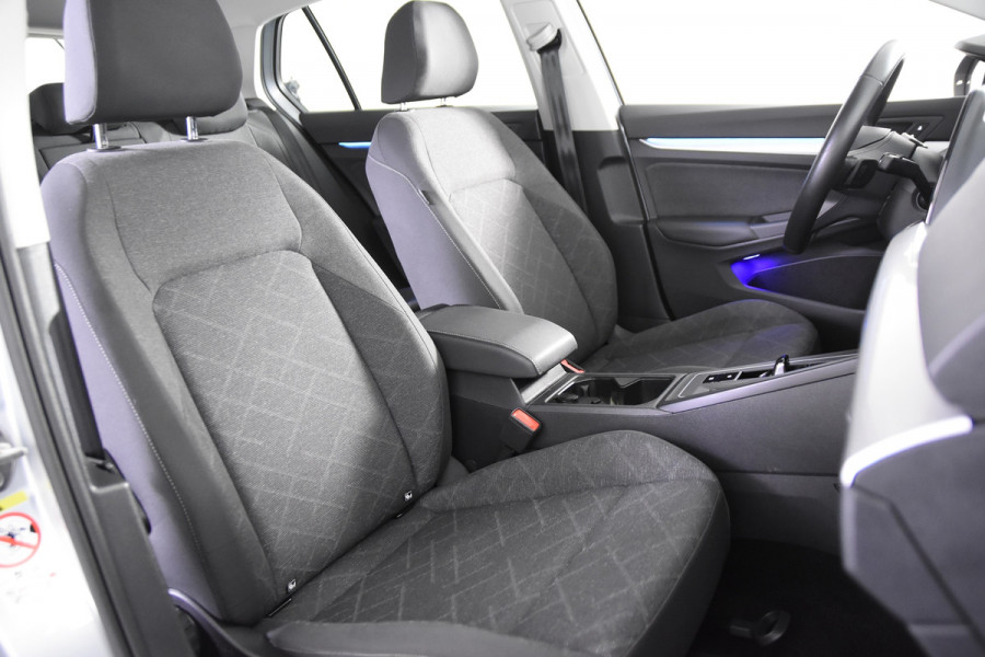 Volkswagen Golf 1.0 eTSI Life Business *1ste Eigenaar*Navigatie*Ambiente*Camera*