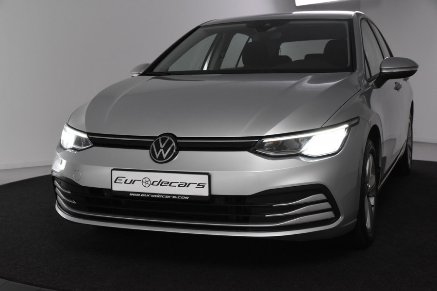 Volkswagen Golf 1.0 eTSI Life Business *1ste Eigenaar*Navigatie*Ambiente*Camera*