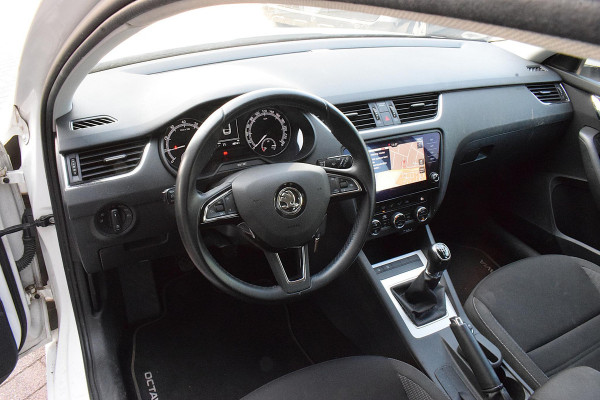 Škoda Octavia Combi 1.0 TSI Greentech Business Edition | Apple Carplay | Cruise | Navigatie | Airco