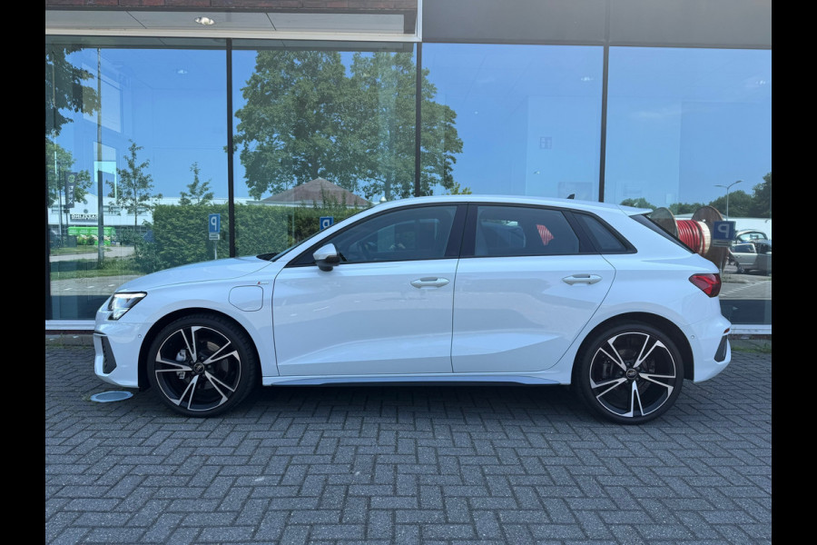 Audi A3 Sportback 40 TFSI e Advanced edition S Line - Automaat - Navi - Winterpakket