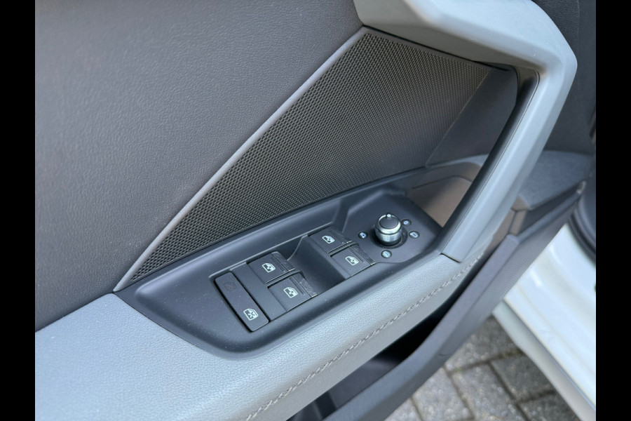 Audi A3 Sportback 40 TFSI e Advanced edition S Line - Automaat - Navi - Winterpakket