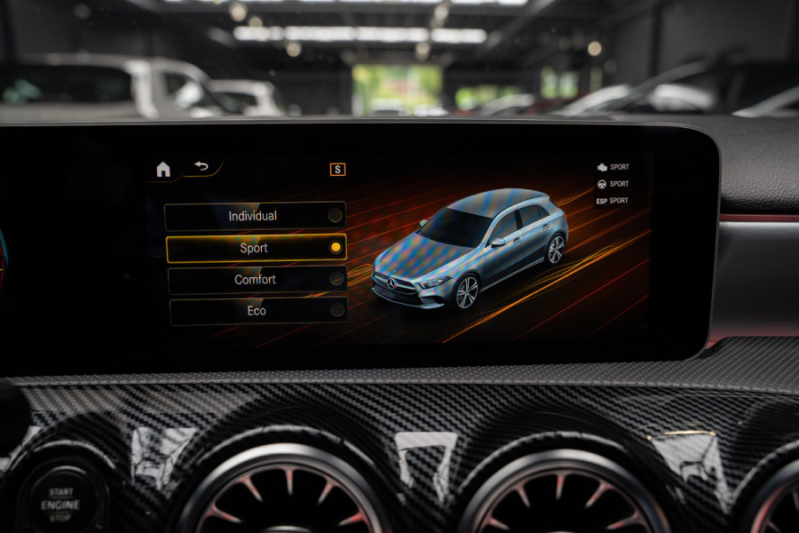 Mercedes-Benz A-Klasse 250 AMG Pano Carbon Leder Widescreen Navi Camera Climate Ambient Cruise PTS LM velgen