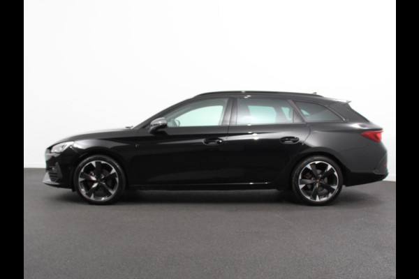 CUPRA Leon Sportstourer 1.5 eTSI Business Edition High Navigatie Apple Carplay/Android Auto Navigatie Adaptieve Cruise Control Camera Trekhaak met afneembare kogel Parkeersensor achter Stuur- en stoelverwarming