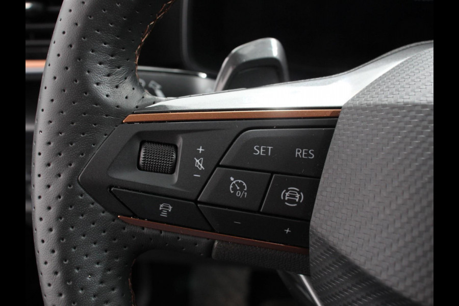 CUPRA Leon Sportstourer 1.5 eTSI Business Edition High Navigatie Apple Carplay/Android Auto Navigatie Adaptieve Cruise Control Camera Trekhaak met afneembare kogel Parkeersensor achter Stuur- en stoelverwarming