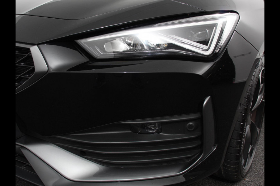 CUPRA Leon Sportstourer 1.5 eTSI Business Edition High Navigatie Apple Carplay/Android Auto Navigatie Adaptieve Cruise Control Camera Trekhaak met afneembare kogel Parkeersensor achter Stuur- en stoelverwarming