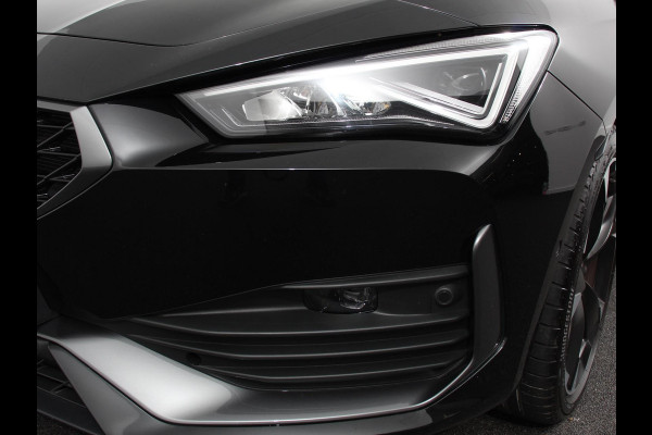 CUPRA Leon Sportstourer 1.5 eTSI Business Edition High Navigatie Apple Carplay/Android Auto Navigatie Adaptieve Cruise Control Camera Trekhaak met afneembare kogel Parkeersensor achter Stuur- en stoelverwarming