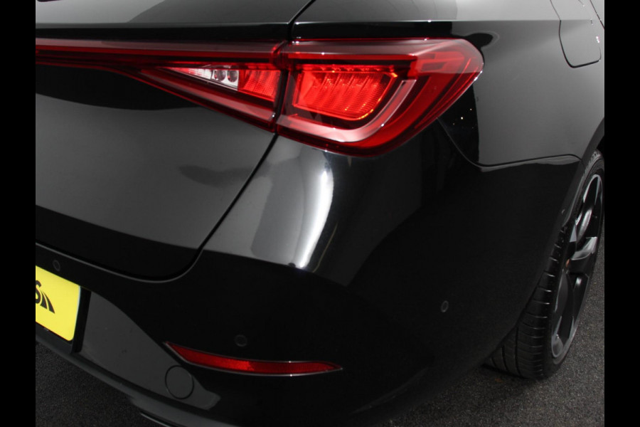 CUPRA Leon Sportstourer 1.5 eTSI Business Edition High Navigatie Apple Carplay/Android Auto Navigatie Adaptieve Cruise Control Camera Trekhaak met afneembare kogel Parkeersensor achter Stuur- en stoelverwarming