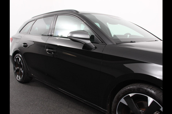 CUPRA Leon Sportstourer 1.5 eTSI Business Edition High Navigatie Apple Carplay/Android Auto Navigatie Adaptieve Cruise Control Camera Trekhaak met afneembare kogel Parkeersensor achter Stuur- en stoelverwarming