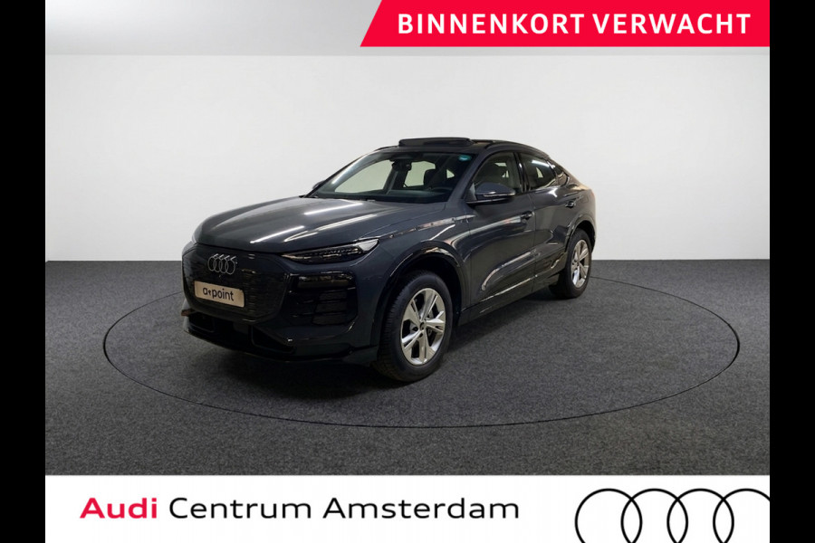 Audi Q6 Sportback e-tron edition 83 kWh 252 pk |  SOH 97,82% | Panoramadak | Trekhaak (wegklapbaar) | Verlengde garantie | Warmtepomp | Navigatie | Parkeersensoren (Park assist) | Rondomzicht camera |
