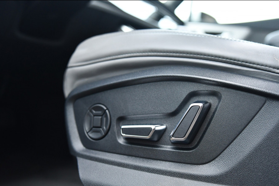 Audi Q7 55 TFSI e quattro S-Line, RS Stoelen, Pano, Luchtvering, B&O, 22", Matrix!