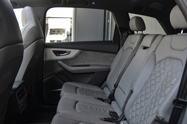 Audi Q7 55 TFSI e quattro S-Line, RS Stoelen, Pano, Luchtvering, B&O, 22", Matrix!