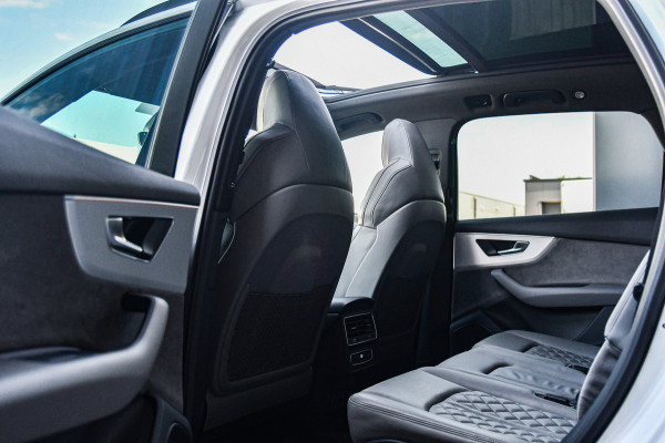 Audi Q7 55 TFSI e quattro S-Line, RS Stoelen, Pano, Luchtvering, B&O, 22", Matrix!