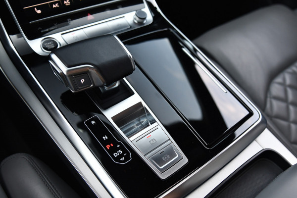 Audi Q7 55 TFSI e quattro S-Line, RS Stoelen, Pano, Luchtvering, B&O, 22", Matrix!