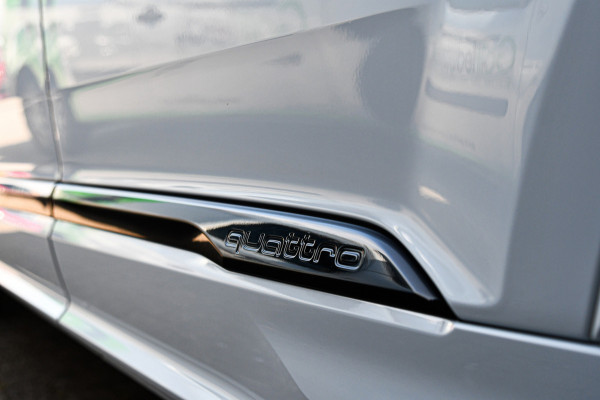 Audi Q7 55 TFSI e quattro S-Line, RS Stoelen, Pano, Luchtvering, B&O, 22", Matrix!