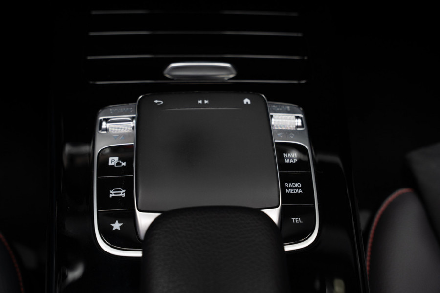 Mercedes-Benz A-Klasse 250 AMG Pano Carbon Leder Widescreen Navi Camera Climate Ambient Cruise PTS LM velgen
