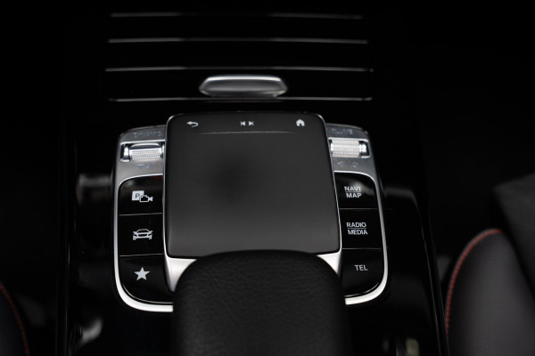 Mercedes-Benz A-Klasse 250 AMG Pano Carbon Leder Widescreen Navi Camera Climate Ambient Cruise PTS LM velgen