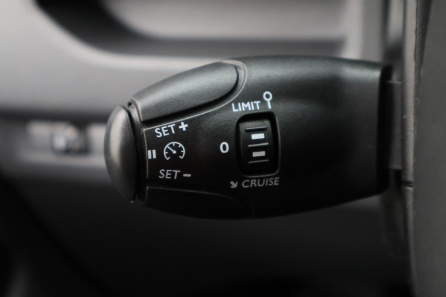 Peugeot Expert 1.5 BlueHDI 100 L2H1 Standard Premium 3-zits, Apple Carplay, Trekhaak, Cruise, PDC