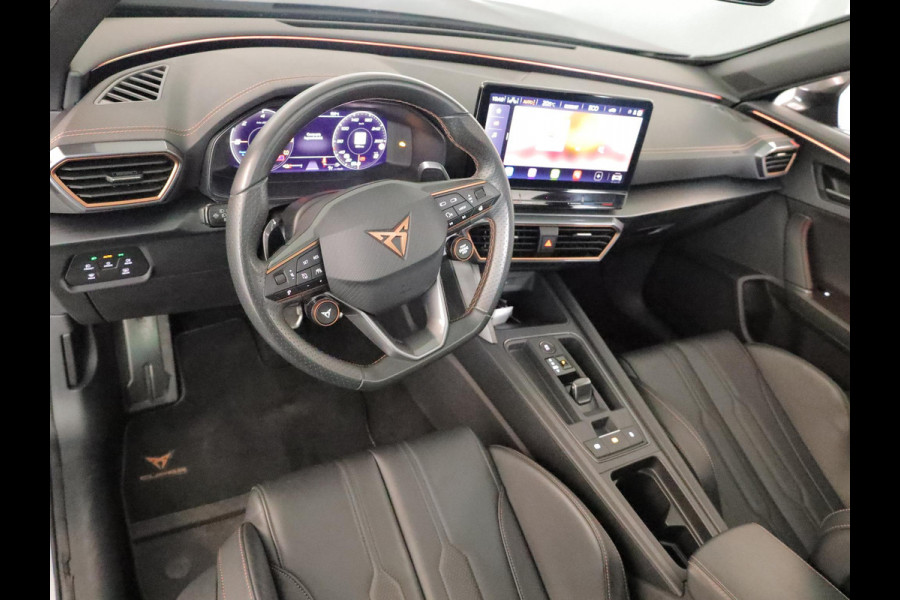 CUPRA Formentor 1.4 e-Hybrid VZ Copper Edition 245 pk | Schaalstoelen | SOH 93%| Panoramadak | Parkeersensoren (Park assist) | Achteruitrijcamera | Lederen bekleding | Stoelverwarming |