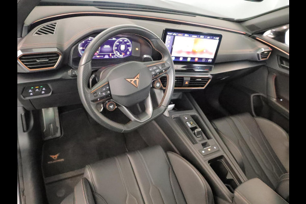 CUPRA Formentor 1.4 e-Hybrid VZ Copper Edition 245 pk | Schaalstoelen | SOH 93%| Panoramadak | Parkeersensoren (Park assist) | Achteruitrijcamera | Lederen bekleding | Stoelverwarming |