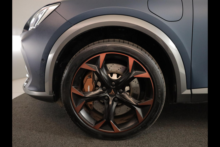 CUPRA Formentor 1.4 e-Hybrid VZ Copper Edition 245 pk | Schaalstoelen | SOH 93%| Panoramadak | Parkeersensoren (Park assist) | Achteruitrijcamera | Lederen bekleding | Stoelverwarming |