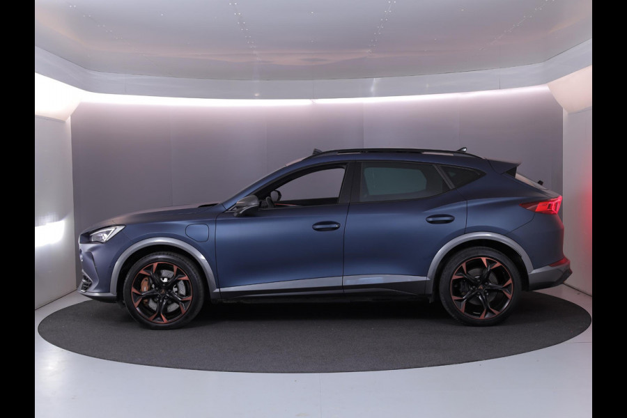 CUPRA Formentor 1.4 e-Hybrid VZ Copper Edition 245 pk | Schaalstoelen | SOH 93%| Panoramadak | Parkeersensoren (Park assist) | Achteruitrijcamera | Lederen bekleding | Stoelverwarming |