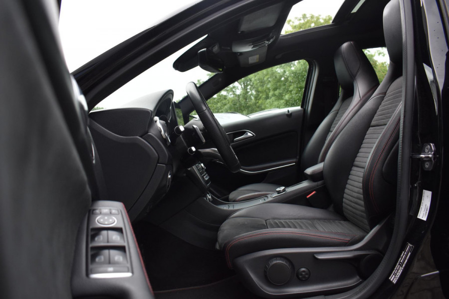 Mercedes-Benz GLA 180 Business Solution AMG Pano Keyless Camera
