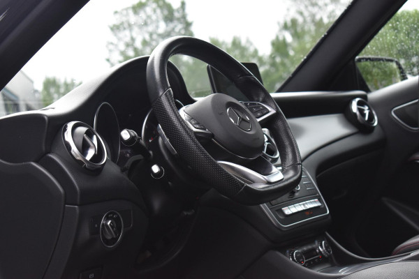 Mercedes-Benz GLA 180 Business Solution AMG Pano Keyless Camera