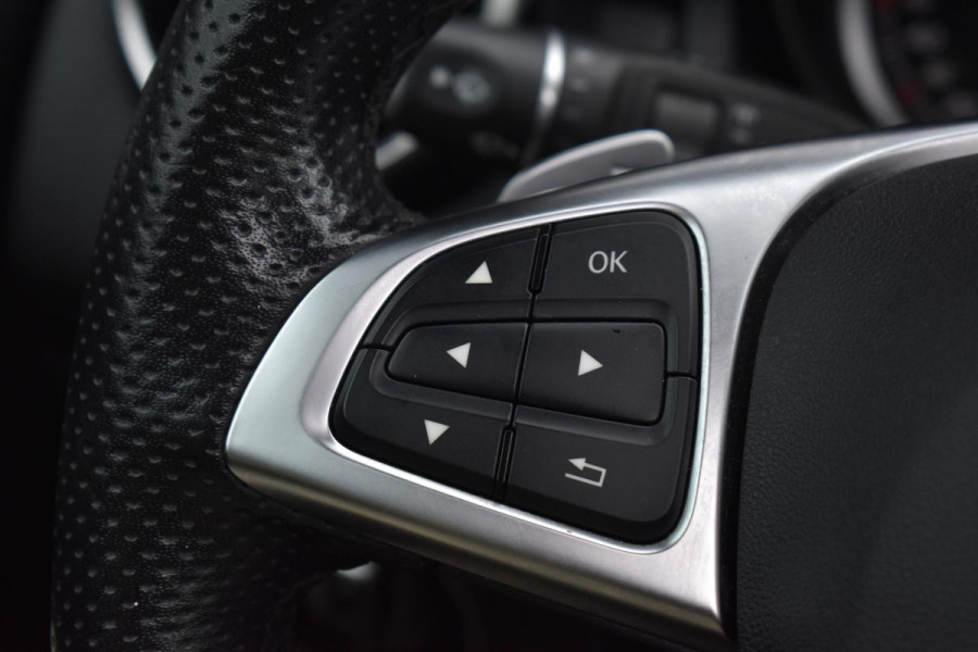 Mercedes-Benz GLA 180 Business Solution AMG Pano Keyless Camera