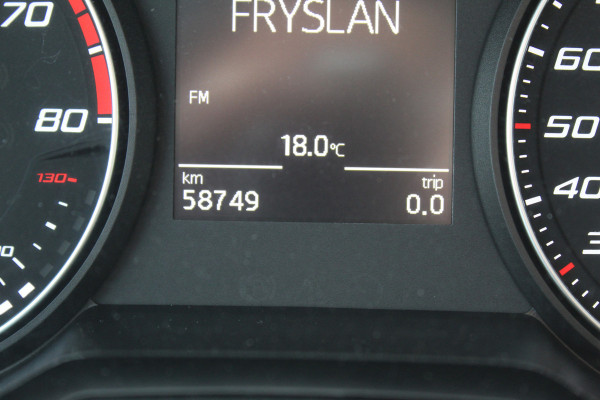 Seat Arona 1.0-115pk TSI Style Business Intense AUTOMAAT ! Gun u het comfort van een automaat ! Volautm. airco dual, stoelverwarming, cruise control, LM wielen, metallic lak