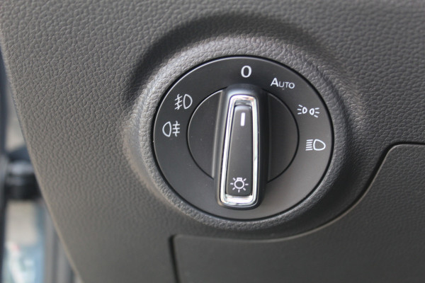 Seat Arona 1.0-115pk TSI Style Business Intense AUTOMAAT ! Gun u het comfort van een automaat ! Volautm. airco dual, stoelverwarming, cruise control, LM wielen, metallic lak