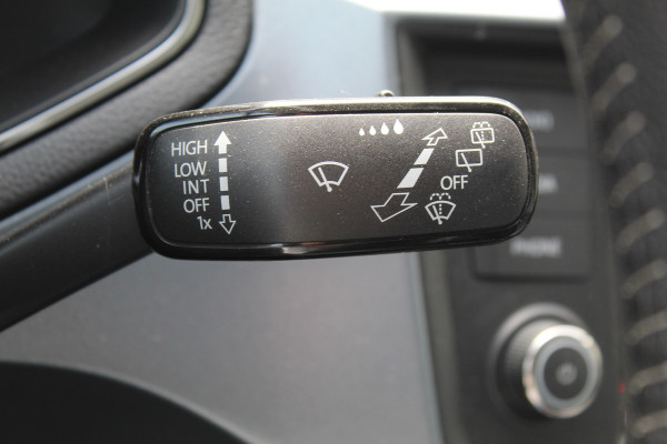 Seat Arona 1.0-115pk TSI Style Business Intense AUTOMAAT ! Gun u het comfort van een automaat ! Volautm. airco dual, stoelverwarming, cruise control, LM wielen, metallic lak