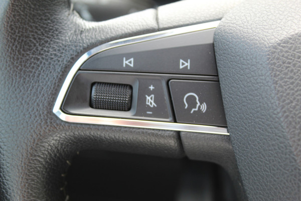Seat Arona 1.0-115pk TSI Style Business Intense AUTOMAAT ! Gun u het comfort van een automaat ! Volautm. airco dual, stoelverwarming, cruise control, LM wielen, metallic lak