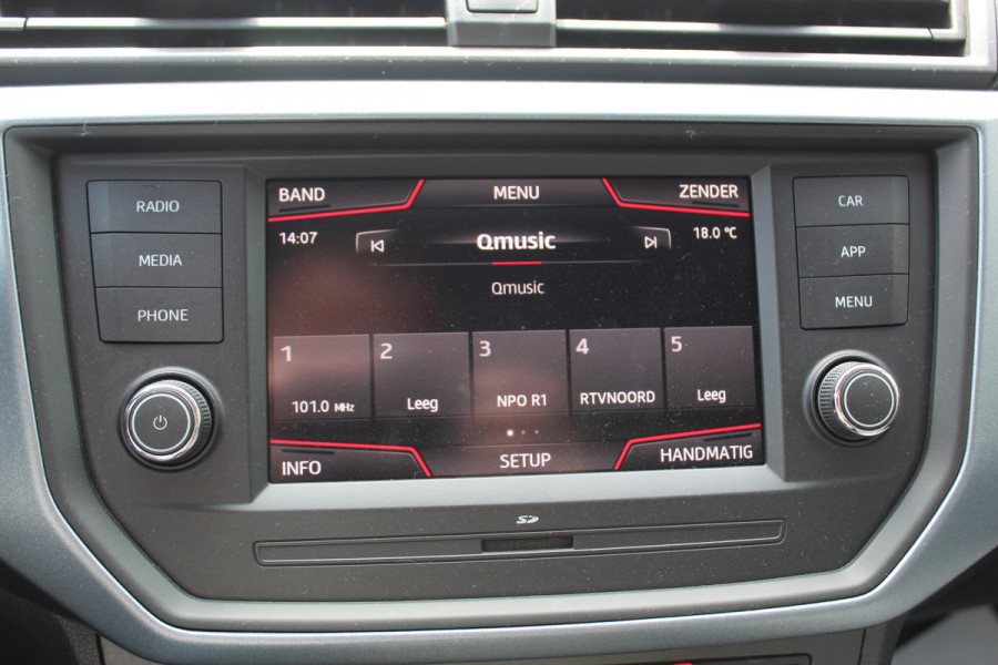 Seat Arona 1.0-115pk TSI Style Business Intense AUTOMAAT ! Gun u het comfort van een automaat ! Volautm. airco dual, stoelverwarming, cruise control, LM wielen, metallic lak
