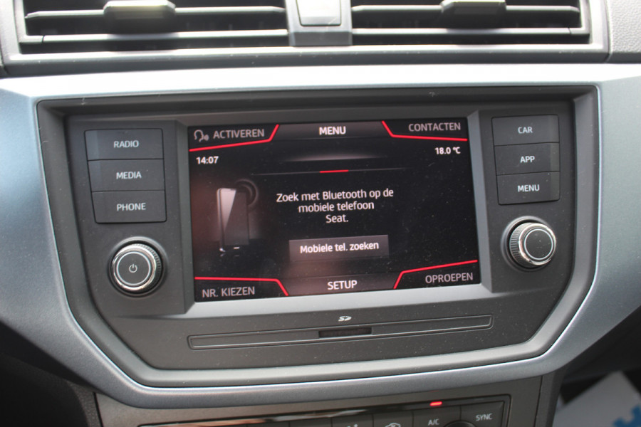 Seat Arona 1.0-115pk TSI Style Business Intense AUTOMAAT ! Gun u het comfort van een automaat ! Volautm. airco dual, stoelverwarming, cruise control, LM wielen, metallic lak