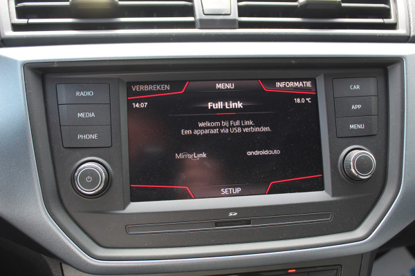 Seat Arona 1.0-115pk TSI Style Business Intense AUTOMAAT ! Gun u het comfort van een automaat ! Volautm. airco dual, stoelverwarming, cruise control, LM wielen, metallic lak