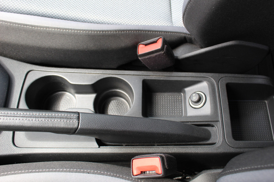 Seat Arona 1.0-115pk TSI Style Business Intense AUTOMAAT ! Gun u het comfort van een automaat ! Volautm. airco dual, stoelverwarming, cruise control, LM wielen, metallic lak