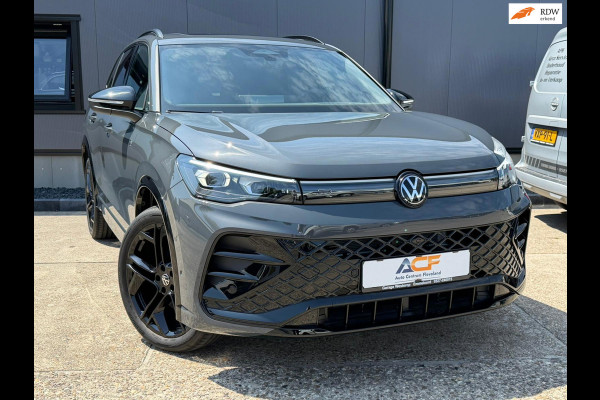 Volkswagen Tiguan 1.5 eHybrid R-Line / BLACKSTYLE / LEER / TREKHAAK / 360 / RAMVOL