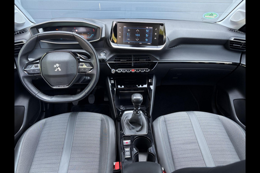 Peugeot 208 1.2 PureTech Allure Carplay,Camera,6 Bak,Stoelverw-Koeling,D-riem vv in 2025,Pdc,Clima,Cruise,Lm velgen,N.A.P,Rijstrooksensor,Nieuwe Apk bij Aflevering