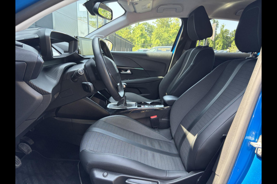 Peugeot 208 1.2 PureTech Allure Carplay,Camera,6 Bak,Stoelverw-Koeling,D-riem vv in 2025,Pdc,Clima,Cruise,Lm velgen,N.A.P,Rijstrooksensor,Nieuwe Apk bij Aflevering